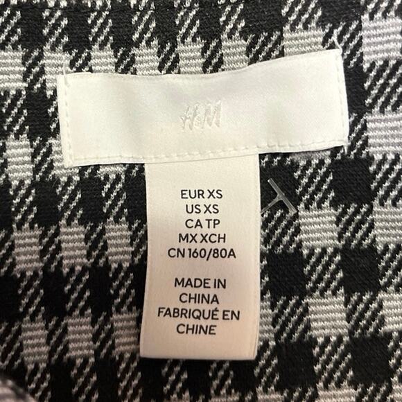 H&M Black White Checkered Plaid Long Sleeve Button Up Crop Blazer Coat Jacket XS - Picture 3 of 4